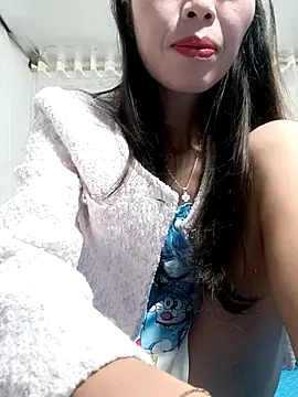 Snapshot of Sweet_Toy20 chatting on 10-25-25, 09:42 Sweet Toy20 online show from 10-25-25, 09:42