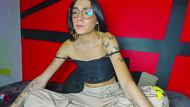 Snapshot of Chaminela_27 chatting on 01-21-25, 03:04 Chaminela 27 online show from 01-21-25, 03:04