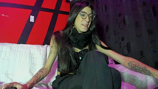 Snapshot of Chaminela_27 chatting on 02-20-25, 01:08 Chaminela 27 online show from 02-20-25, 01:08