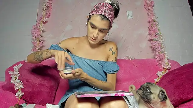 Snapshot of Chaminela_27 chatting on 10-02-25, 08:27 Chaminela 27 online show from 10-02-25, 08:27