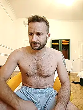 Snapshot of gilera250s chatting on 10-01-25, 12:11 gilera250s online show from 10-01-25, 12:11