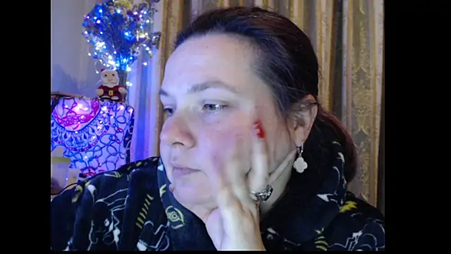 Snapshot of amorelara chatting on 10-26-25, 02:45 amorelara online show from 10-26-25, 02:45