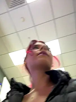 Snapshot of RiriRoseey chatting on 11-08-25, 09:09 RiriRoseey online show from 11-08-25, 09:09