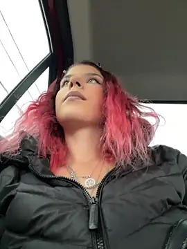 Snapshot of RiriRoseey chatting on 11-15-25, 08:22 RiriRoseey online show from 11-15-25, 08:22