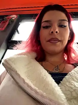 Snapshot of RiriRoseey chatting on 11-18-25, 08:30 RiriRoseey online show from 11-18-25, 08:30