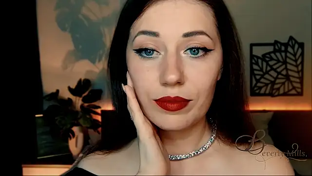 Snapshot of MissBeverlyMills chatting on 12-12-24, 06:42 MissBeverlyMills online show from 12-12-24, 06:42