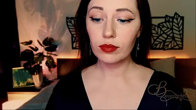 Snapshot of MissBeverlyMills chatting on 12-13-24, 05:54 MissBeverlyMills online show from 12-13-24, 05:54