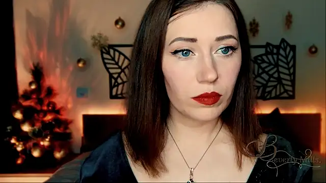 Snapshot of MissBeverlyMills chatting on 12-19-24, 06:01 MissBeverlyMills online show from 12-19-24, 06:01