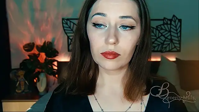 Snapshot of MissBeverlyMills chatting on 01-17-25, 07:27 MissBeverlyMills online show from 01-17-25, 07:27