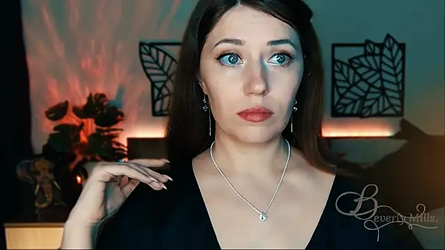 Snapshot of MissBeverlyMills chatting on 01-25-25, 06:13 MissBeverlyMills online show from 01-25-25, 06:13