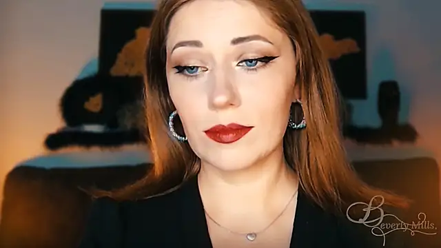 Snapshot of MissBeverlyMills chatting on 09-17-25, 07:04 MissBeverlyMills online show from 09-17-25, 07:04