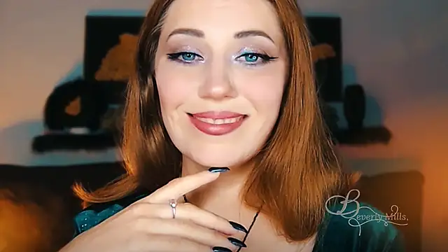 Snapshot of MissBeverlyMills chatting on 09-24-25, 07:39 MissBeverlyMills online show from 09-24-25, 07:39