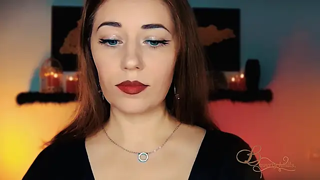 Snapshot of MissBeverlyMills chatting on 11-06-25, 03:18 MissBeverlyMills online show from 11-06-25, 03:18