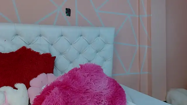 hantonella  online show from 09-17-25, 08:32