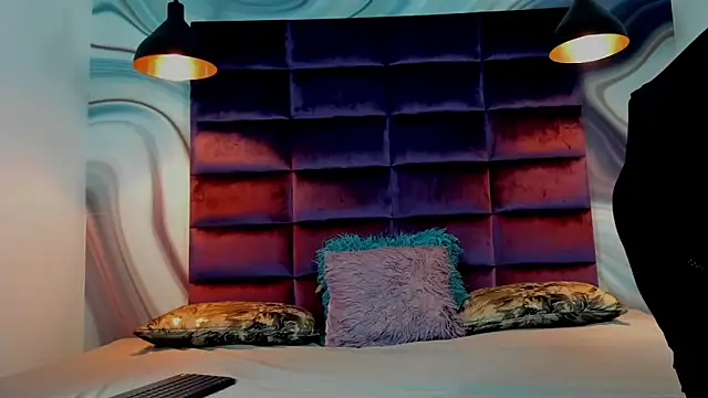 andrew rose  online show from 12-22-24, 03:33