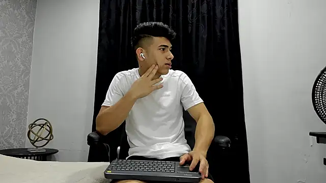 andrew rose  online show from 12-23-24, 02:50