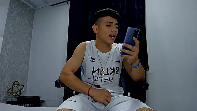 andrew rose  online show from 03-05-25, 03:18