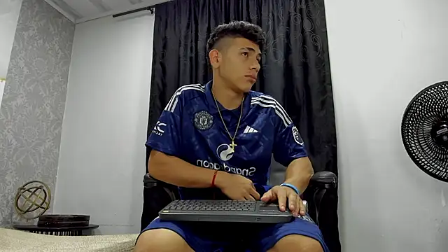 andrew rose  online show from 03-06-25, 03:13