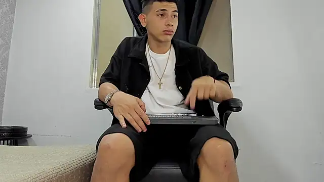 andrew rose  online show from 03-19-25, 06:46