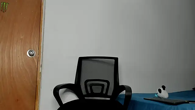 Snapshot of andrew_rose_ chatting on 12-05-25, 12:52 andrew rose online show from 12-05-25, 12:52