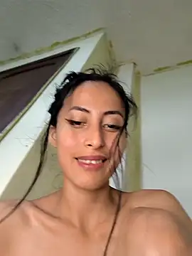 Snapshot of Anahi_cake chatting on 02-27-25, 09:04 Anahi cake online show from 02-27-25, 09:04