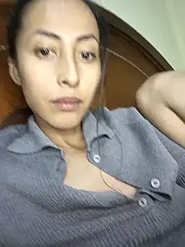 Snapshot of Anahi_cake chatting on 03-01-25, 01:00 Anahi cake online show from 03-01-25, 01:00