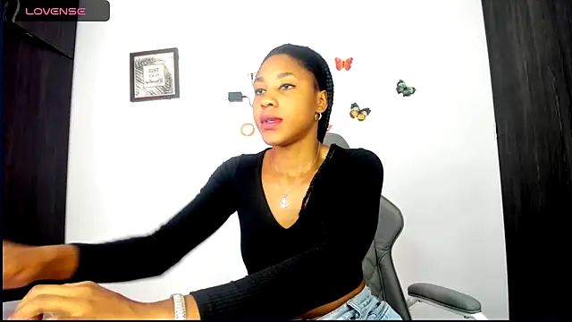 Snapshot of Nala_j8 chatting on 01-11-25, 05:29 Nala j8 online show from 01-11-25, 05:29