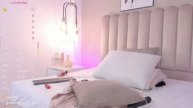 Snapshot of LindaRey_ chatting on 02-26-25, 07:20 LindaRey  online show from 02-26-25, 07:20