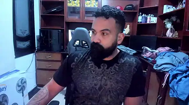 Snapshot of Drako_Argentii chatting on 12-14-24, 06:35 Drako Argentii online show from 12-14-24, 06:35