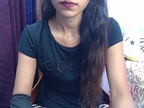 Snapshot of Angel_kiyara chatting on 10-31-25, 06:53 Angel kiyara online show from 10-31-25, 06:53