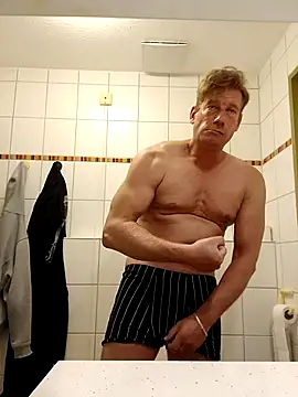 MArciQuarky online show from 09-11-25, 05:13