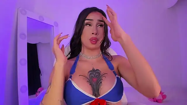 Snapshot of JulietaBomGV chatting on 02-14-25, 08:21 JulietaBomGV online show from 02-14-25, 08:21