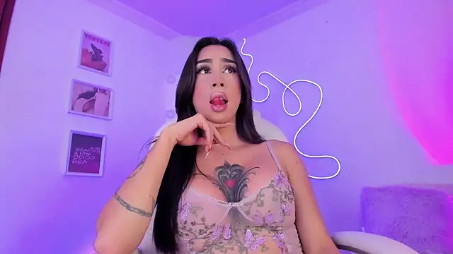 Snapshot of JulietaBomGV chatting on 02-24-25, 12:41 JulietaBomGV online show from 02-24-25, 12:41