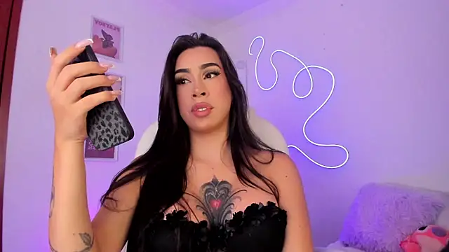 Snapshot of JulietaBomGV chatting on 03-22-25, 06:11 JulietaBomGV online show from 03-22-25, 06:11