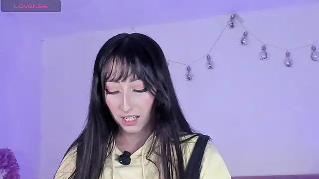 Snapshot of v1cky_ chatting on 03-02-26, 10:38 v1cky online show from 03-02-26, 10:38