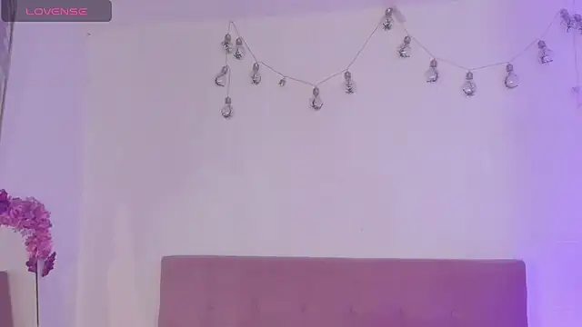 v1cky  online show from 05-30-26, 12:08