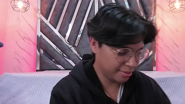 Emmapark  online show from 02-13-25, 01:29