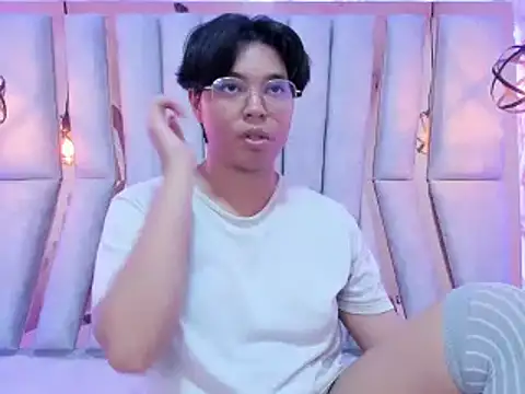 Emmapark  online show from 02-21-25, 01:00