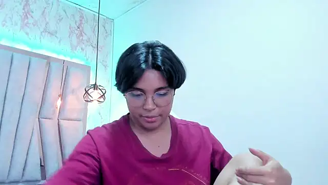 Emmapark  online show from 03-05-25, 06:56