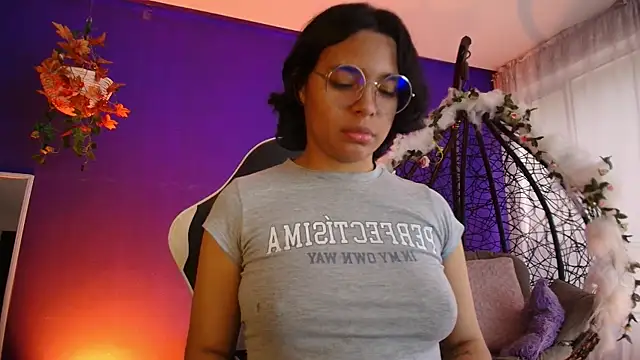 Emmapark  online show from 04-11-26, 07:40