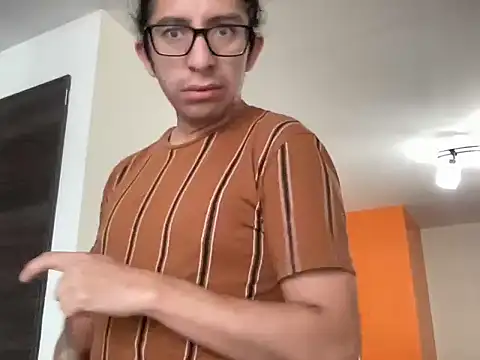 littlelatinhunter online show from 10-28-25, 12:19