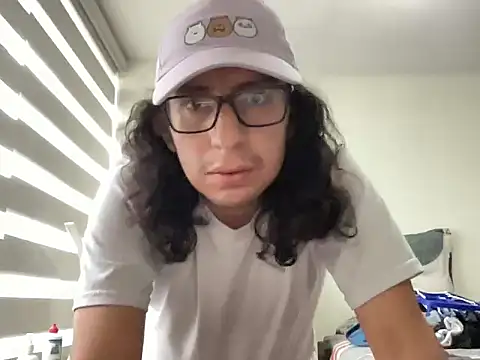 littlelatinhunter online show from 11-05-25, 09:48