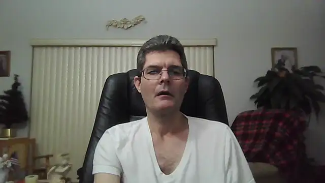 Snapshot of Copfiremen4566 chatting on 12-23-24, 03:29 Copfiremen4566 online show from 12-23-24, 03:29