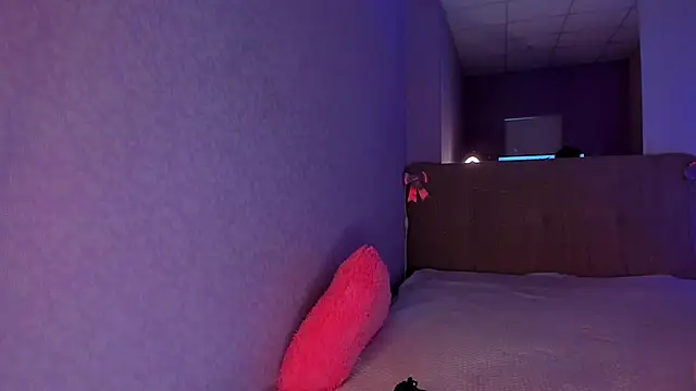 Snapshot of SelenaaSky chatting on 01-07-25, 01:46 SelenaaSky online show from 01-07-25, 01:46