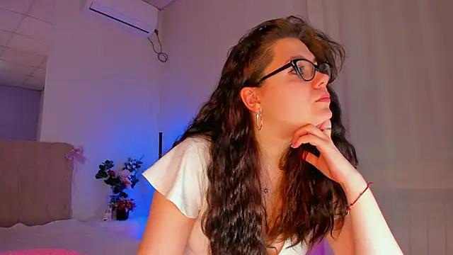 Snapshot of SelenaaSky chatting on 01-17-25, 04:36 SelenaaSky online show from 01-17-25, 04:36