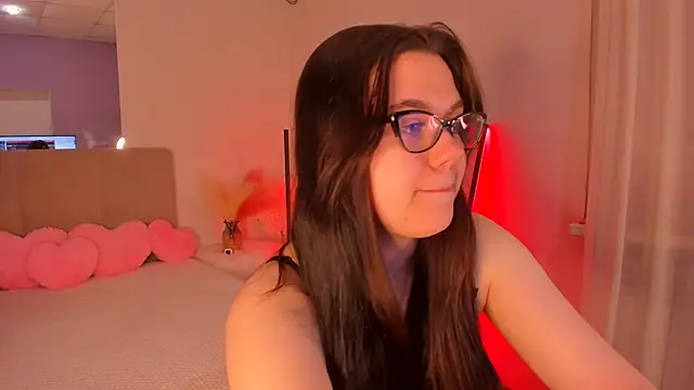 Snapshot of SelenaaSky chatting on 02-14-25, 01:40 SelenaaSky online show from 02-14-25, 01:40