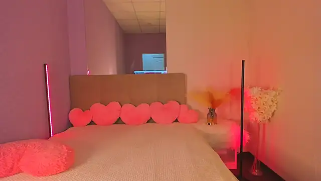 Snapshot of SelenaaSky chatting on 03-03-25, 01:31 SelenaaSky online show from 03-03-25, 01:31