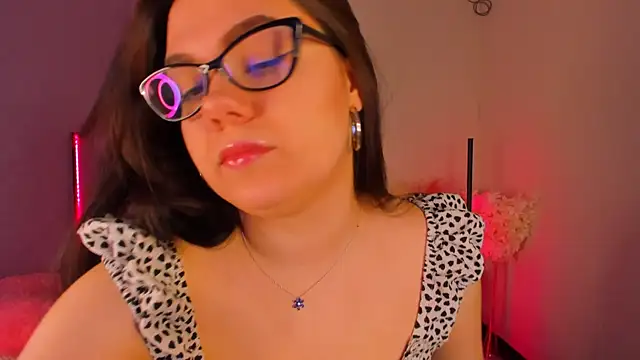 Snapshot of SelenaaSky chatting on 03-08-25, 01:25 SelenaaSky online show from 03-08-25, 01:25