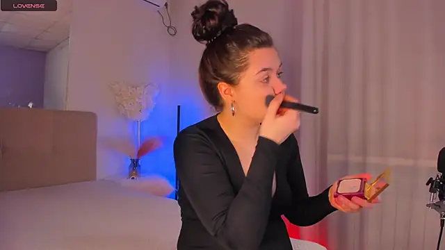 Snapshot of SelenaaSky chatting on 03-23-25, 06:37 SelenaaSky online show from 03-23-25, 06:37