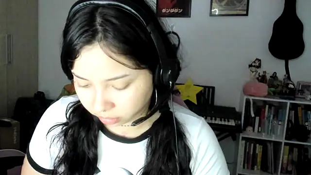 KimieCole online show from 12-19-25, 11:34